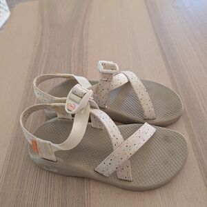 Chaco z Cloud Sandals Women's Size 7 In A Cream/ Confetti And Print
